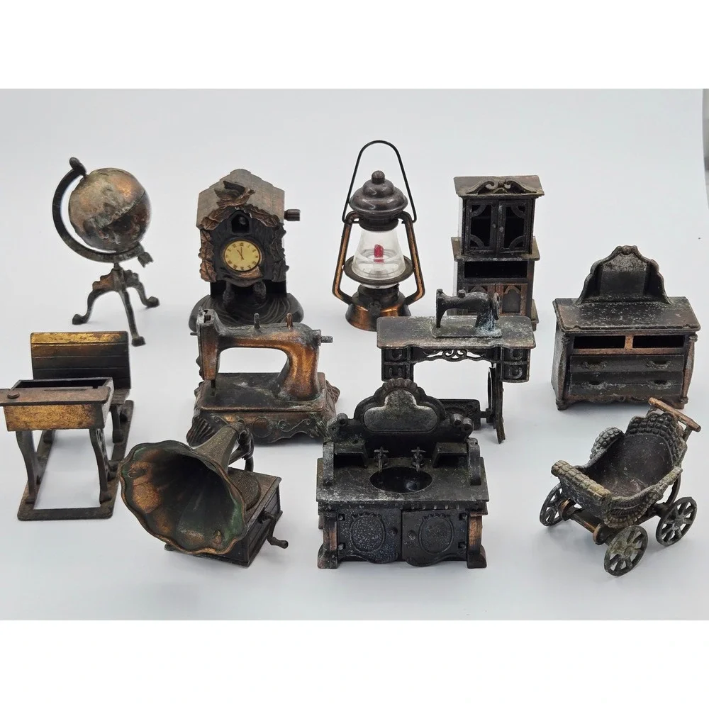 Vintage Durham Industries Diecast Miniature Dollhouse Furniture‎ 11 Piece Lot